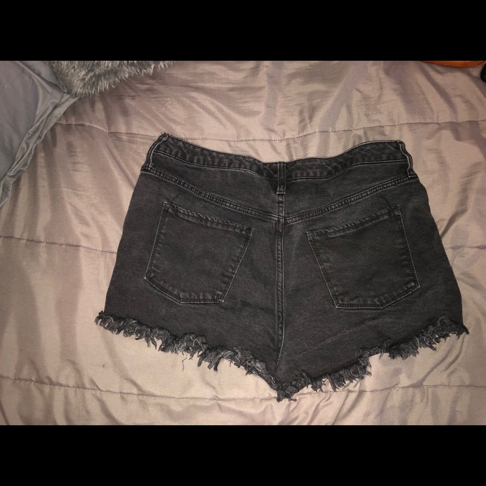 High Rise Shorts - Picture 3 of 3
